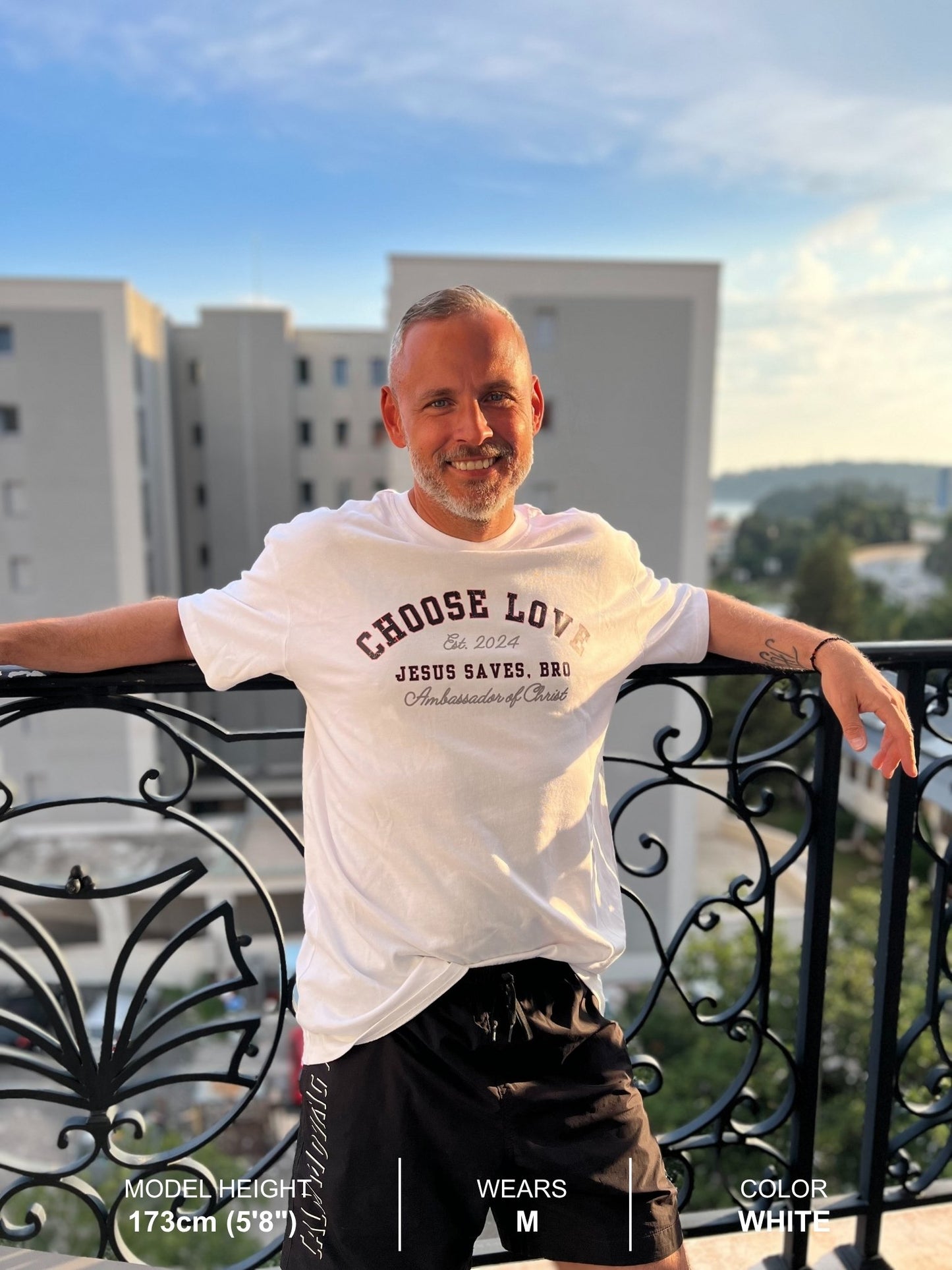 JESUS SAVES BRO - CHOOSE LOVE  - OVERSIZE SHIRT - UNISEX